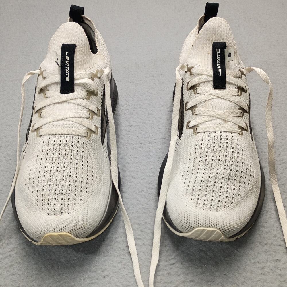 Brooks Levitate StealthFit 5 White Running Shoes Womens Size 9 Athletic Gym